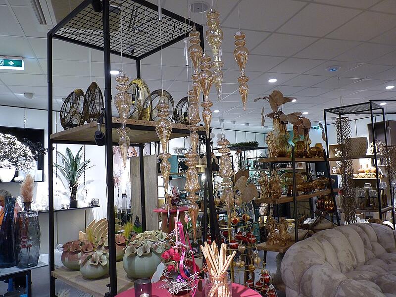 Ein Rundgang in Fotos: Das Angebot in den neuen Gesch&auml;ftsr&auml;umen von Blumen Lechner in H&ouml;chstadt