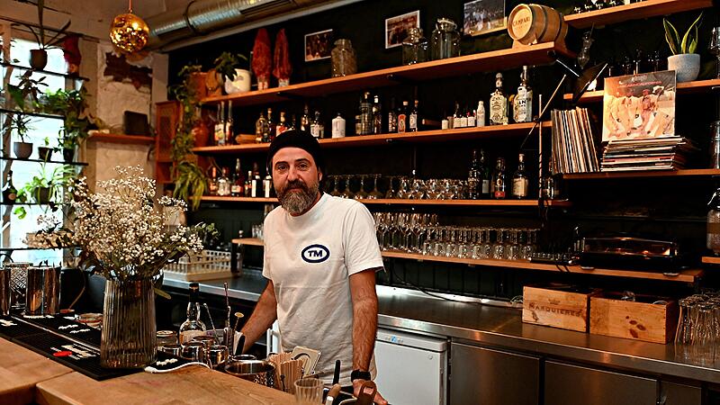 Mehmet Imrak ist wieder da, wo er seinem Gef&uuml;hl nach hingeh&ouml;rt: hinter dem Tresen der &bdquo;Freiraum&ldquo;-Bar.
