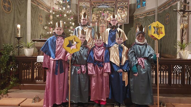 Sieben Sternsinger brachten den Segen der Heiligen Nacht nach Breitenbach und Mitgenfeld und sammelten dabei f&uuml;r die Realisierung der Kinderrechte in aller Welt.