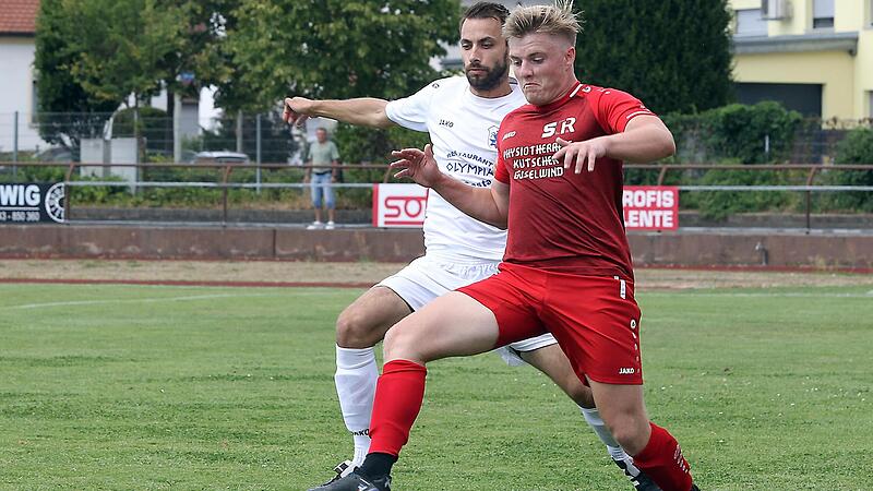 Lukas Kaiser (re.) und der SC Reichmannsdorf hatten gegen Hirschaid einige M&ouml;glichkeiten, trafen aber das Tor nicht.