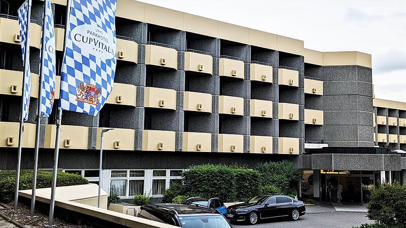 Vorderansicht des Parkhotel Cup Vitalis mit Haupteingang Vorderansicht des Parkhotel Cup Vitalis mit Haupteingang