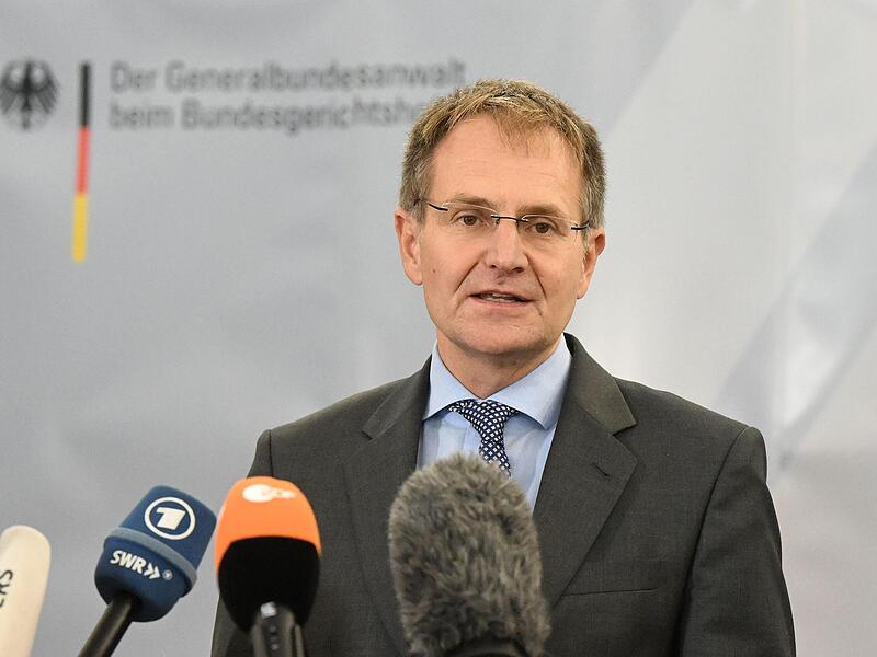Generalbundesanwalt Peter Frank gibt in der Bundesanwaltschaft eine Erklärung zu Razzien und Verhaftungen in der "Reichsbürgerszene" ab.Forchheim & Fränkische Schweiz Generalbundesanwalt Peter Frank gibt in der Bundesanwaltschaft eine Erklärung zu Razzien und Verhaftungen in der "Reichsbürgerszene" ab.Forchheim & Fränkische Schweiz
