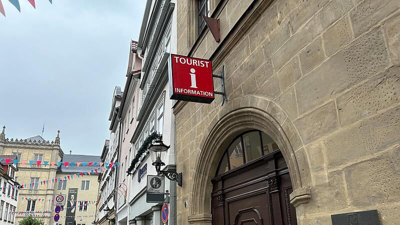 In anderen Städten ist es üblich, dass man in den Touristen-Informationen Karten für Kultureinrichtungen erwerben kann. In Coburg gibt es dafür keine Kapazitäten.