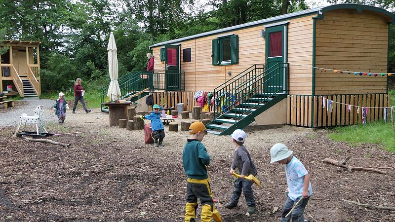Mitten in der Natur ist die Waldgruppe des Kindergartens Kirchaich zu Hause.