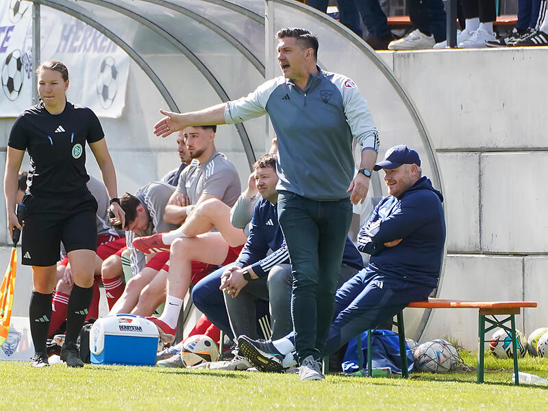 Trotz zweier Siege am St&uuml;ck will sich der 47-j&auml;hrige Achim Engel nicht zur&uuml;cklehnen.