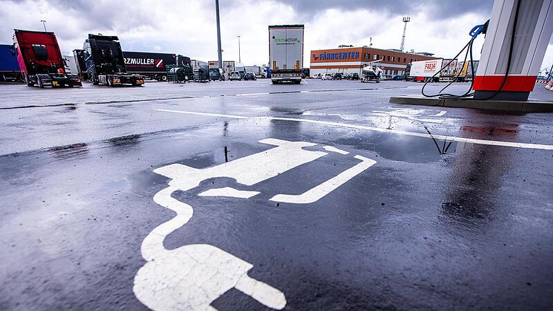 Die Abh&auml;ngigkeit von fossilen Rohstoffen macht uns angreifbar. Der Sprung zu E-Mobilit&auml;t und W&auml;rmepumpe f&auml;llt immer noch schwer, wird aber st&auml;ndig dringender.