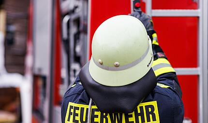 Strullendorf bei Bamberg: Radlader gerät bei Feldarbeiten in Brand Strullendorf bei Bamberg: Radlader gerät bei Feldarbeiten in Brand