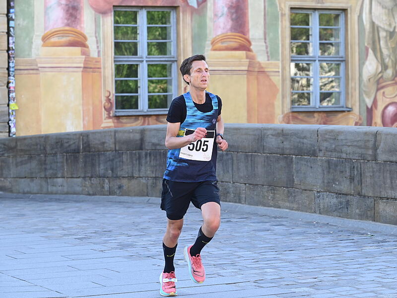 Weltkulturerbelauf 2025: Rund 3700 Athletinnen und Athleten nahmen de Halbmarathon, den Sparkassen-Lauf, in Angriff.