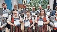 Reihe vorne von links: Stefan Roth, Johanna Büchner, Konstanze Bubholz, Bettina Zügner und Karina Klein, Reihe hinten von links: Eugen Pfeffermann, Matthias Reissig, Alexander Reissig, Albert Reuter, Vinzenz Müller, Norbert Heinlein und Dominik Si... Reihe vorne von links: Stefan Roth, Johanna Büchner, Konstanze Bubholz, Bettina Zügner und Karina Klein, Reihe hinten von links: Eugen Pfeffermann, Matthias Reissig, Alexander Reissig, Albert Reuter, Vinzenz Müller, Norbert Heinlein und Dominik Si...