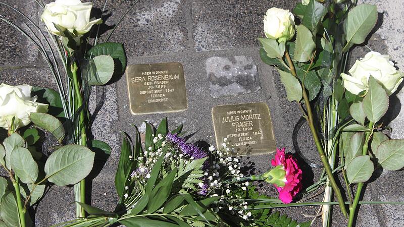 Gegen das Vergessen: Auch in Forchheim gibt es die sogenannten Stolpersteine, wie hier in der N&uuml;rnberger Stra&szlig;e 2, die an j&uuml;dische Mitb&uuml;rger erinnern. Ein &bdquo;J&uuml;discher Pfad&ldquo; soll nun in Forchheim entstehen.Forchheim & Fr&auml;nkische Schweiz