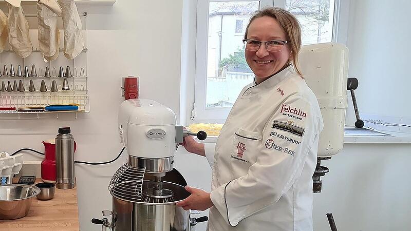 Konditormeisterin Angelika Pieger freut sich &uuml;ber die neuen Produktionsr&auml;ume im Pretzfelder Ortssteil Wannbach.Forchheim & Fr&auml;nkische Schweiz