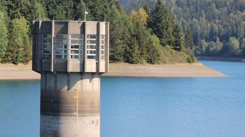 Der K&ouml;deltalsperre scheint auf den ersten Blick langsam das Wasser auszugehen.
