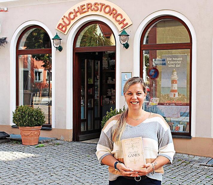Buchhändlerin Eva Schug möchte Kindern die Freude am Lesen zeigen. Buchhändlerin Eva Schug möchte Kindern die Freude am Lesen zeigen.