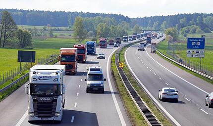 Lastwagenverkehr Lastwagenverkehr
