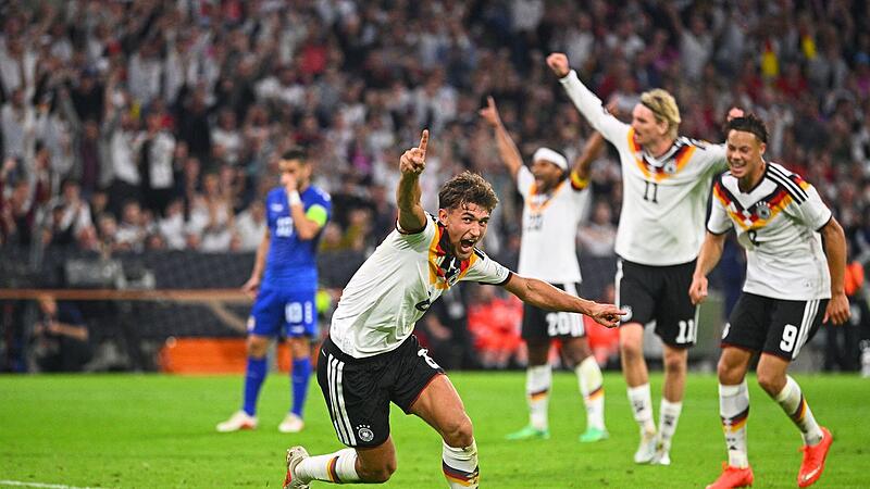 Jubel im DFB-Dress: Der Franke Tom Bischof (vorne) hat Deutschland auf die Siegerstraße gebracht. Jubel im DFB-Dress: Der Franke Tom Bischof (vorne) hat Deutschland auf die Siegerstraße gebracht.