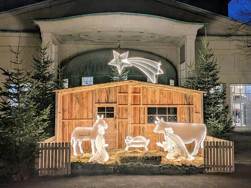 Auch im Kurgarten mit seinen beleuchteten Krippenfiguren herrscht vorweihnachtliche Stimmung