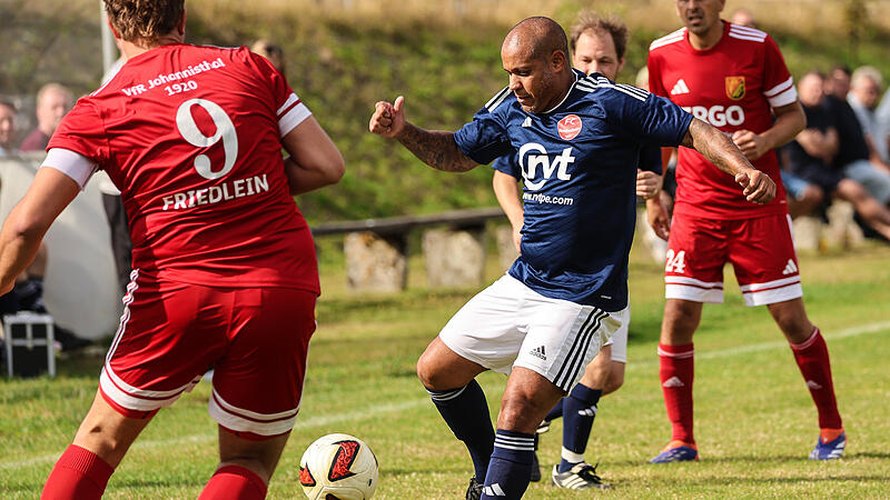 Nordhalbens Spielertrainer Claudio de Jesus Sabino zog die Fäden im Mittelfeld. Nordhalbens Spielertrainer Claudio de Jesus Sabino zog die Fäden im Mittelfeld.