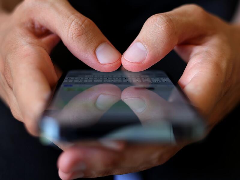 Wegen Kinderpornografie auf dem Smartphone kam ein 19-jähriger Bamberger vor Gericht. Wegen Kinderpornografie auf dem Smartphone kam ein 19-jähriger Bamberger vor Gericht.