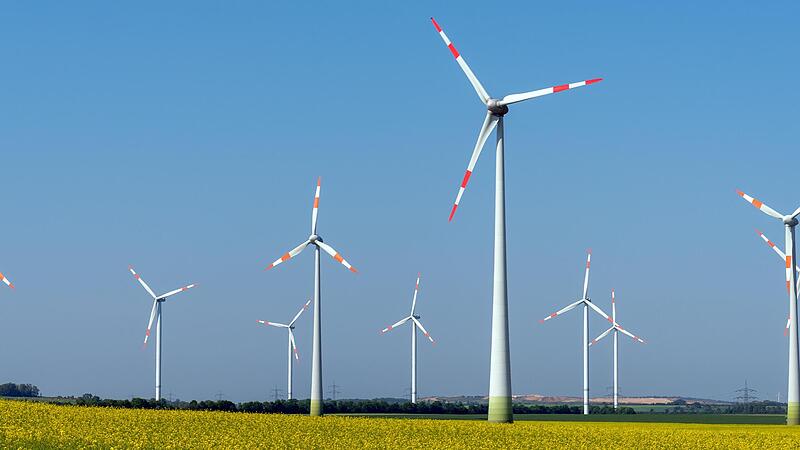 Am Rennsteig soll eine Windkraftanlage wie diese entstehen &ndash; nur wer bauen darf, steht noch nicht fest.