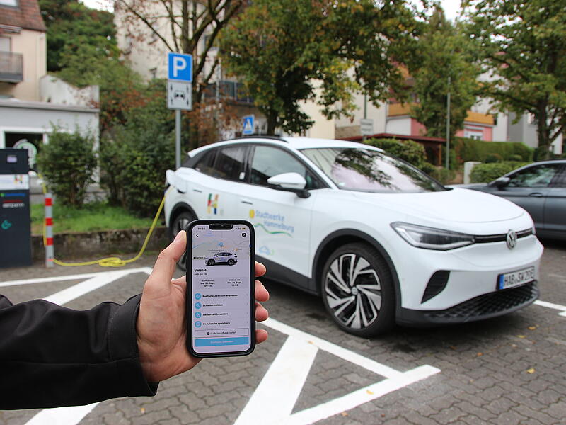 E-Carsharing in Hammelburg: Ab sofort steht am Weihertorplatz ein VW ID.4 zur Verfügung. E-Carsharing in Hammelburg: Ab sofort steht am Weihertorplatz ein VW ID.4 zur Verfügung.