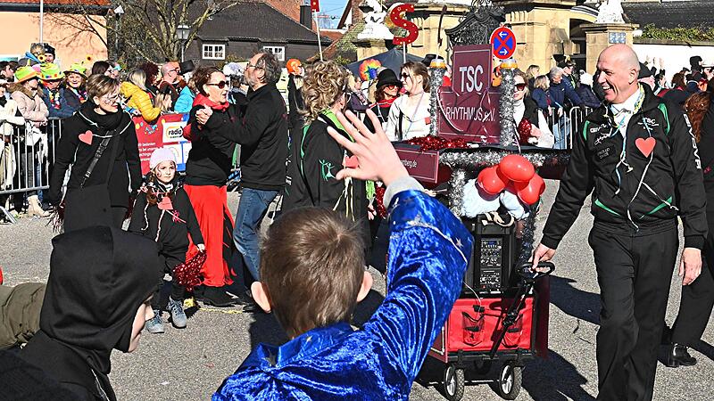 Beim Faschingsumzug in Memmelsdorf wurde eine Menge geboten. Die Stimmung war ausgelassen.