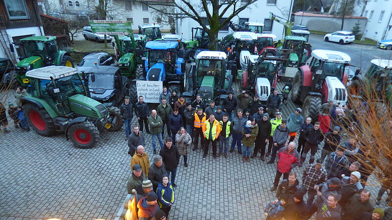 Viele beteiligten sich bei der Protestaktion in KirchenbirkigForchheim & Fränkische Schweiz