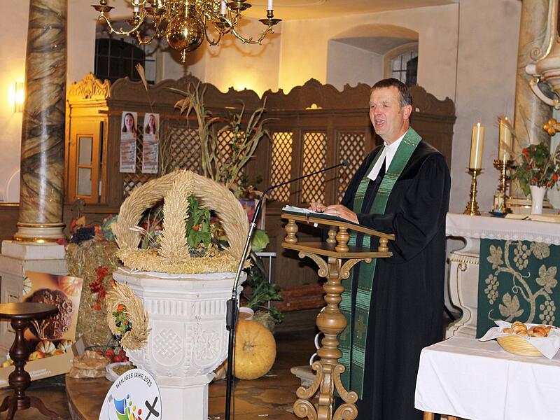 Pfarrer Andreas Krauter predigte am Kreisernte-Dankgottesdienst.