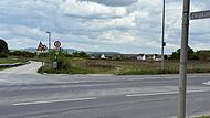 Hier an der Baiersdorfer Straße in Kersbach soll das Wohngebiet Pointäcker-Süd einmal entstehen. In den letzten Jahren hat sich hier allerdings kaum etwas getan.