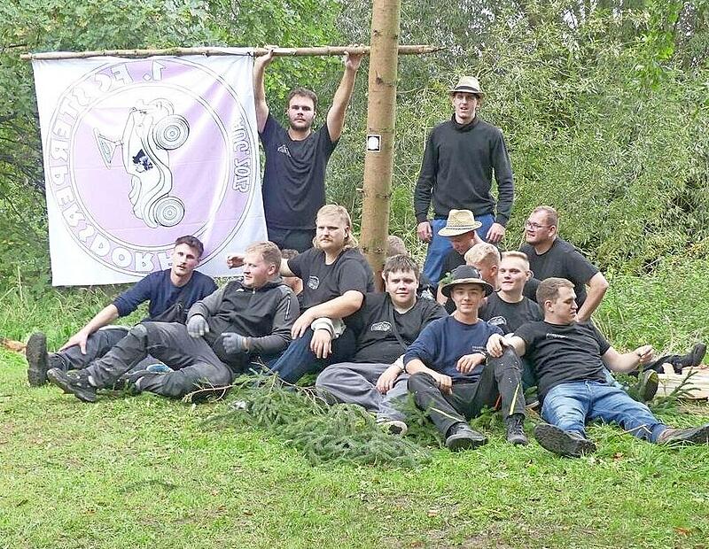 Die Sterpersdorfer Kerwasburschen.