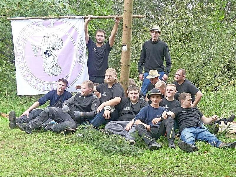 Die Sterpersdorfer Kerwasburschen.
