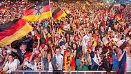 Fu&szlig;ballfans in Extase