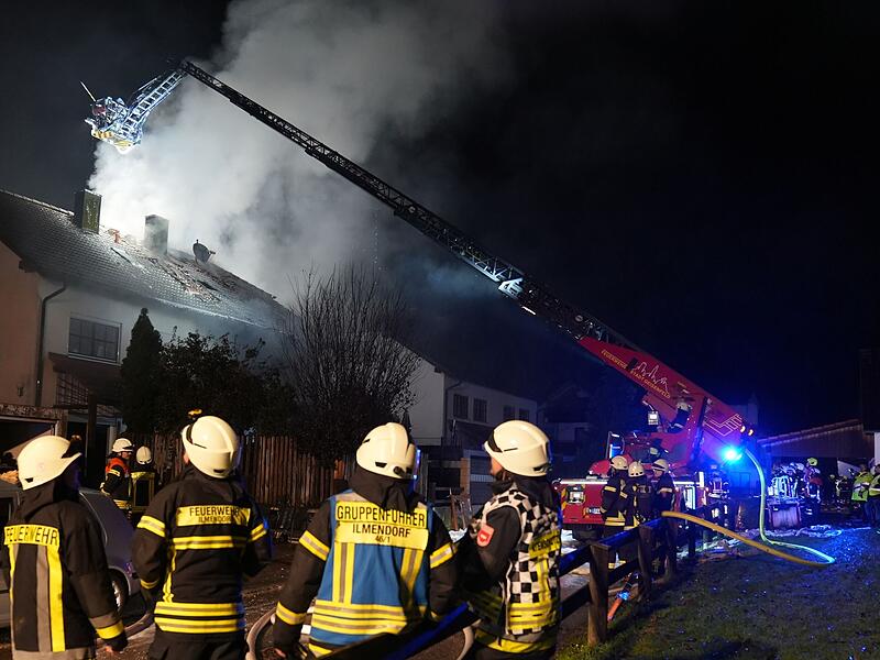 Doppelhaushälfte in Vollbrand