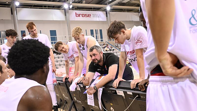 Headcoach Patrick Seidel und sein Team  haben es heute Abend mit dem ehemaligen ProA-Team Dresden Titans zu tun.