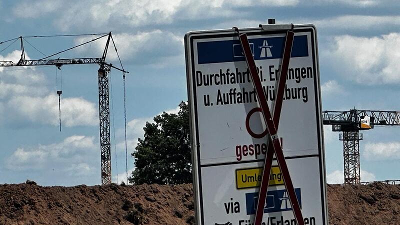 Ab dem 27. Juni gelten diese Schilder an der Unterf&uuml;hrung.