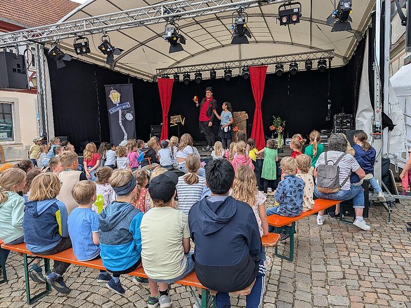 Stadtfest Musik und Märkte in Münnerstadt 2025Stadtfest Musik und Märkte 2025 in Münnerstadt Beim Kinderstadtfest gab es alles, was die Herzen der Kleinen begehrte.