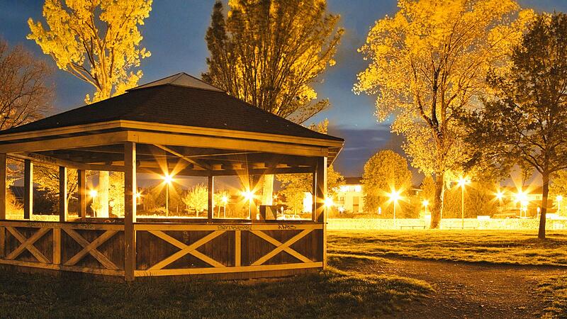 Das Pavillon Engelgarten wird auch weiterhin nachts beleuchtet.