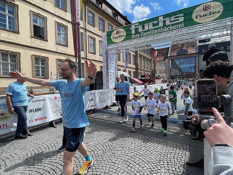 Der Startschuss des Weltkulturerbelaufs fiel mit dem Ertl-Bambinilauf.