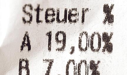 Aktuell liegt die Mehrwertsteuer f&uuml;r die meisten Produkte bei 19 Prozent.