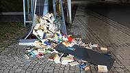 In diesem Zustand fand die Polizei Stadtsteinach den Bücherschrank in Marktleugast vor. Der Unfall muss sich zwischen Mittwoch 22 Uhr und Donnerstag 4.15 Uhr ereignet haben.