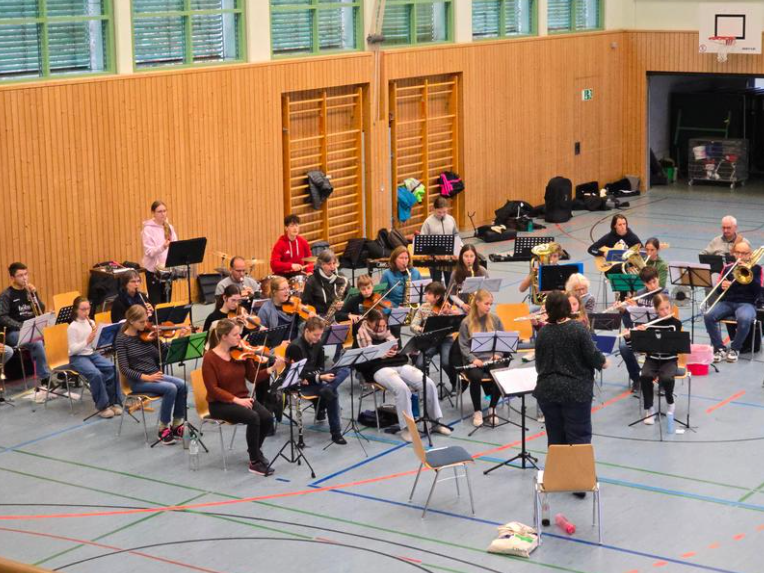 Projektorchester Musical bei der ProbenarbeitForchheim & Fränkische Schweiz