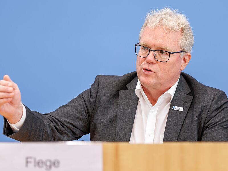 Dirk Flege Dirk Flege