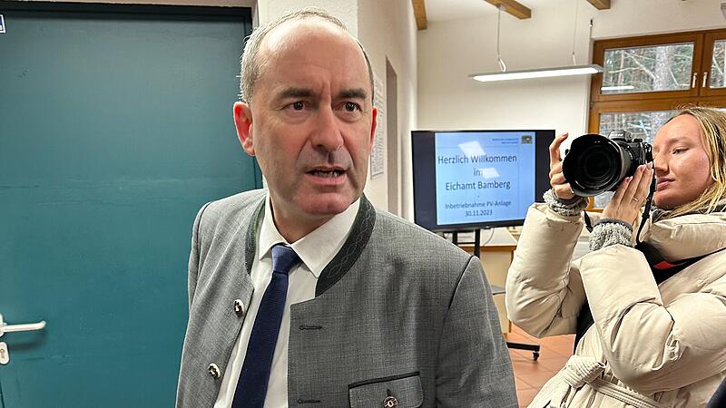 Wirtschaftsminister Hubert Aiwanger bekr&auml;ftigt Zusage f&uuml;r Bamberger Schlachthof.