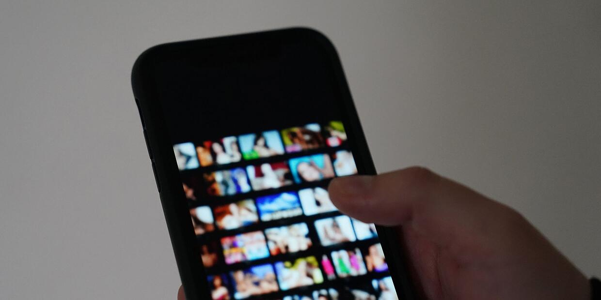 18-year-old has 305 child pornography files on his mobile phone