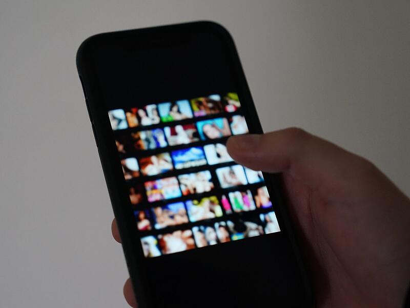 Wegen Fotos mit kinderpornografischem Inhalt stand ein Mann vor dem Amtsgericht Kulmbach.