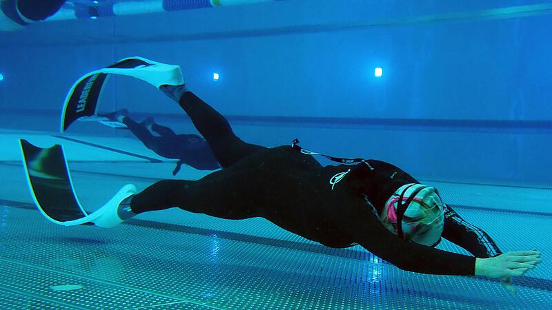 Beim Streckentauchen waren Flossen in manchen Disziplinen erlaubt.