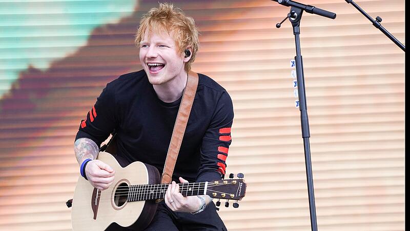 Ed Sheeran und Nelly Furtado beim EM-Fanfest in München