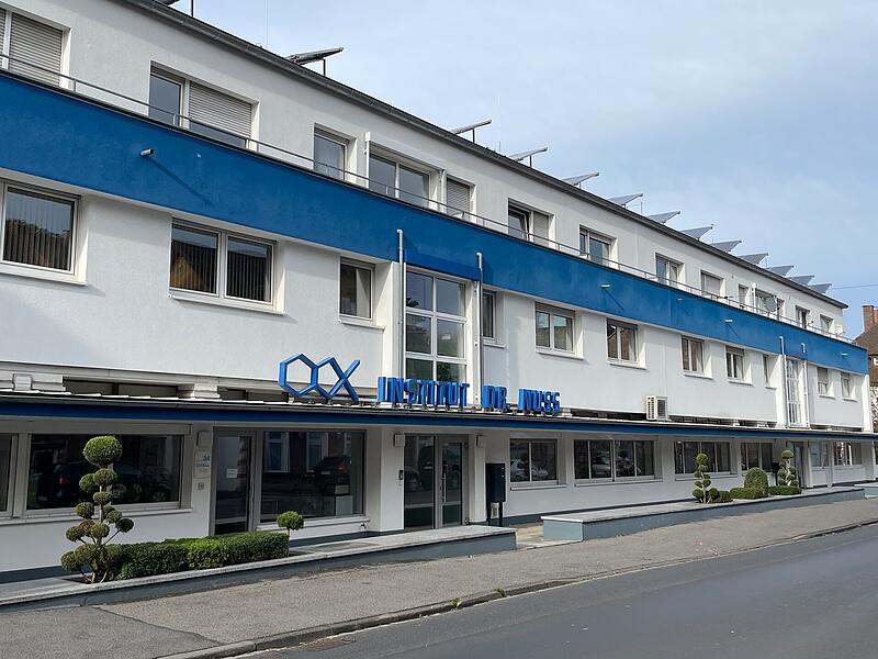 Das Institut Dr. Nuss in der Sch&ouml;nbornstra&szlig;e