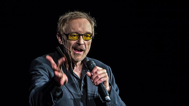 Gesten und Rollenspiele: Josef Hader gastierte im Kongresshaus Rosengarten in Coburg. Gesten und Rollenspiele: Josef Hader gastierte im Kongresshaus Rosengarten in Coburg.