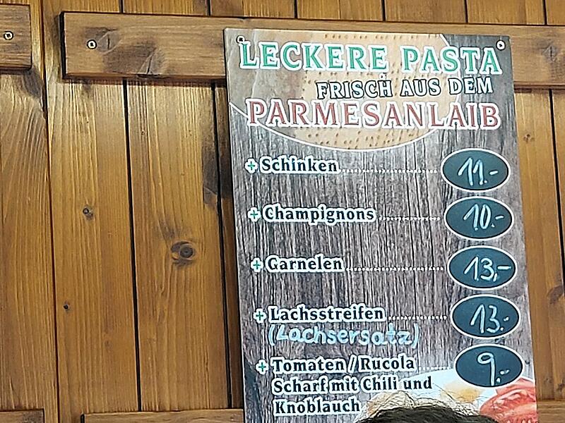 Suchen Sie sich etwas aus.Kulinarischer Rundgang auf dem Kronacher Freischie&szlig;en