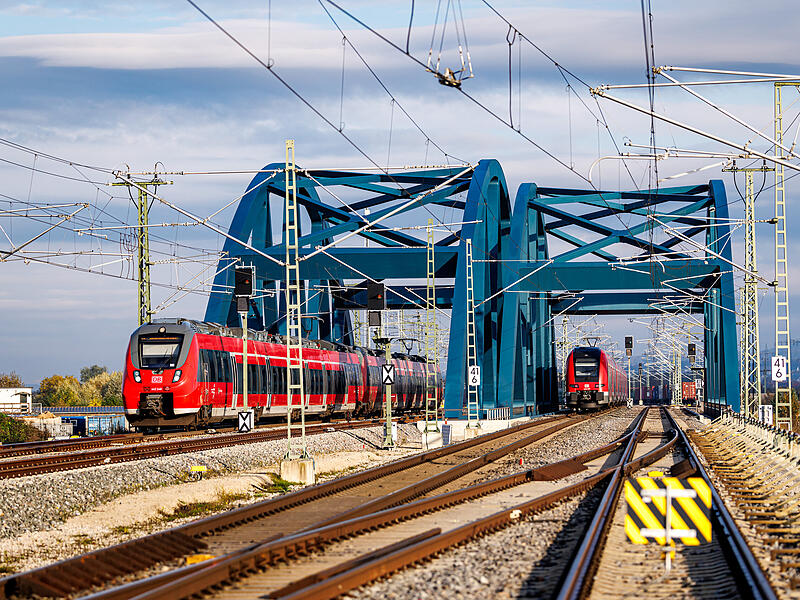 Endlich: Ab dem 9. September rollen die Züge wieder zwischen Forchheim und Bamberg. Weit dem 25. August war die Strecke komplett gesperrt, weil im Landkreis Bamberg letzte Arbeiten des viergleisigen Ausbaus zu erledigen waren.